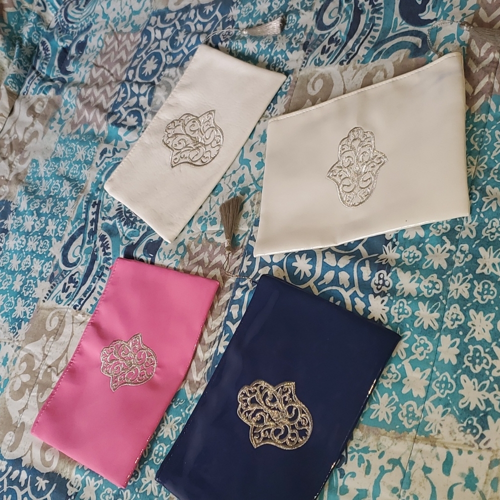 Set of 4 hamsa pouch white ,pink,and navy blue